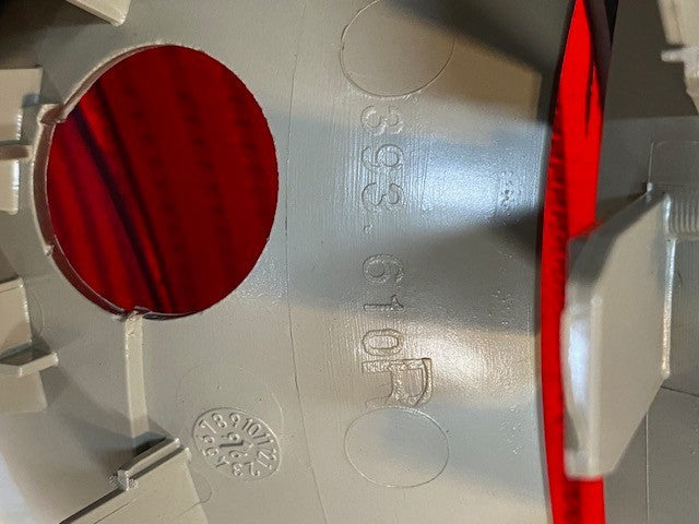GM RH Tail Light Brake Stop Lamp for 97-99 Cadillac Catera 393.610 R