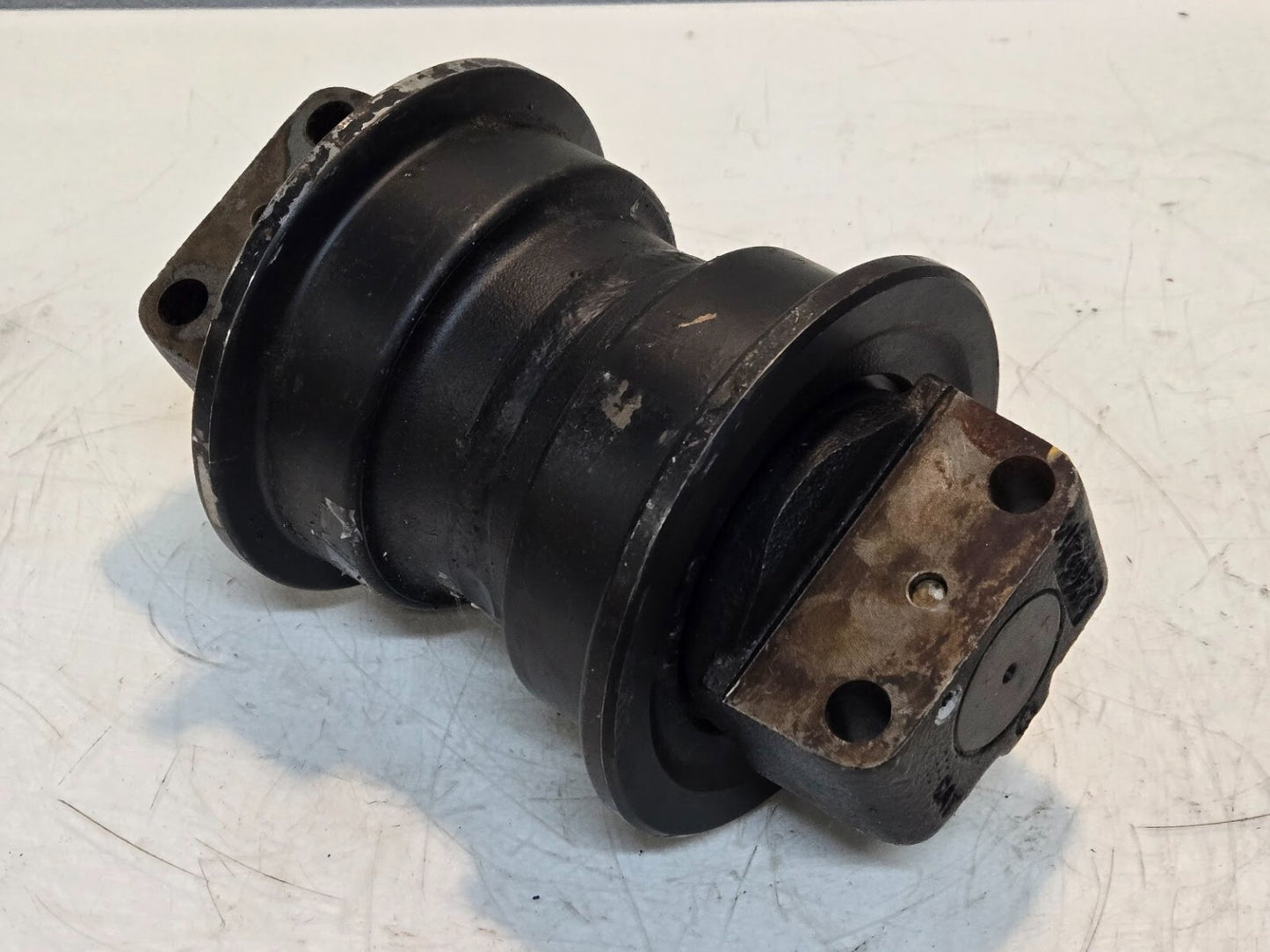 CAT Bottom Track Roller 2X02 14 | 4 Bolt Mounting | 5-5/8" OD | Dual Flange