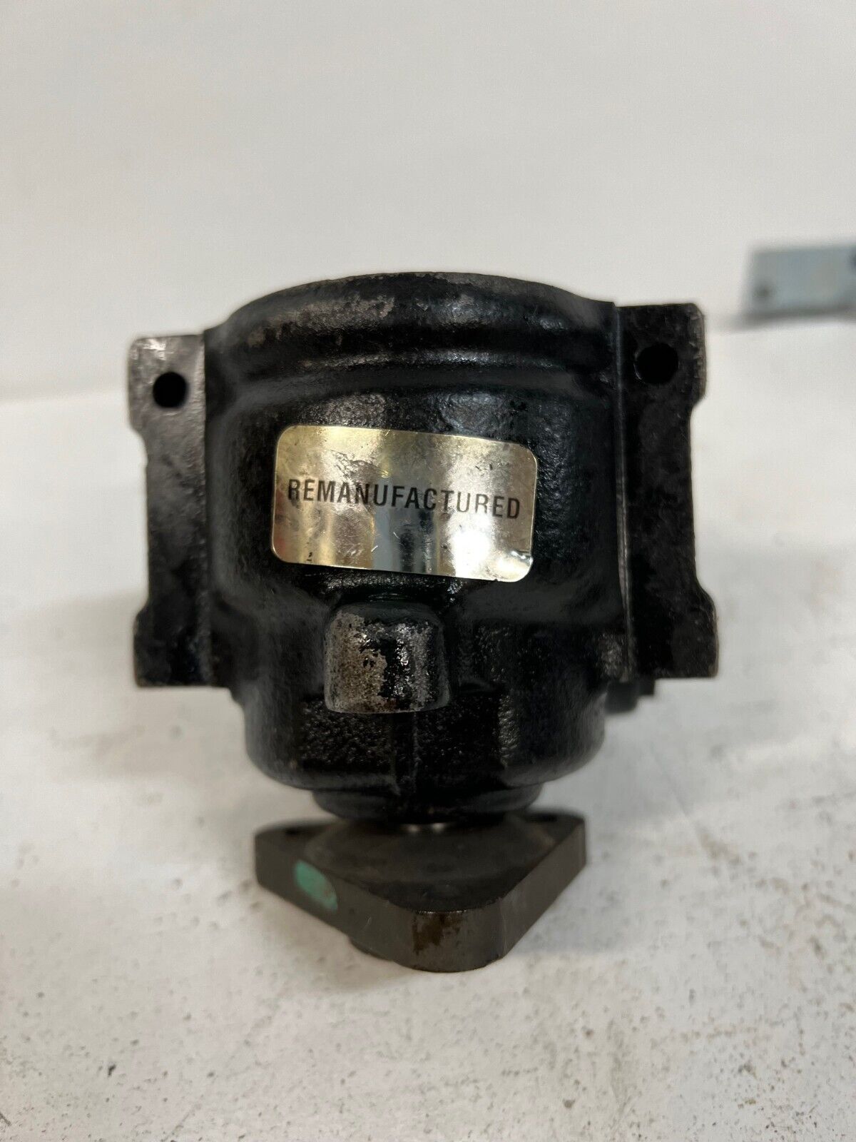 Power Steering Pump F33C | C-79 | CX34 | 9J D30 12