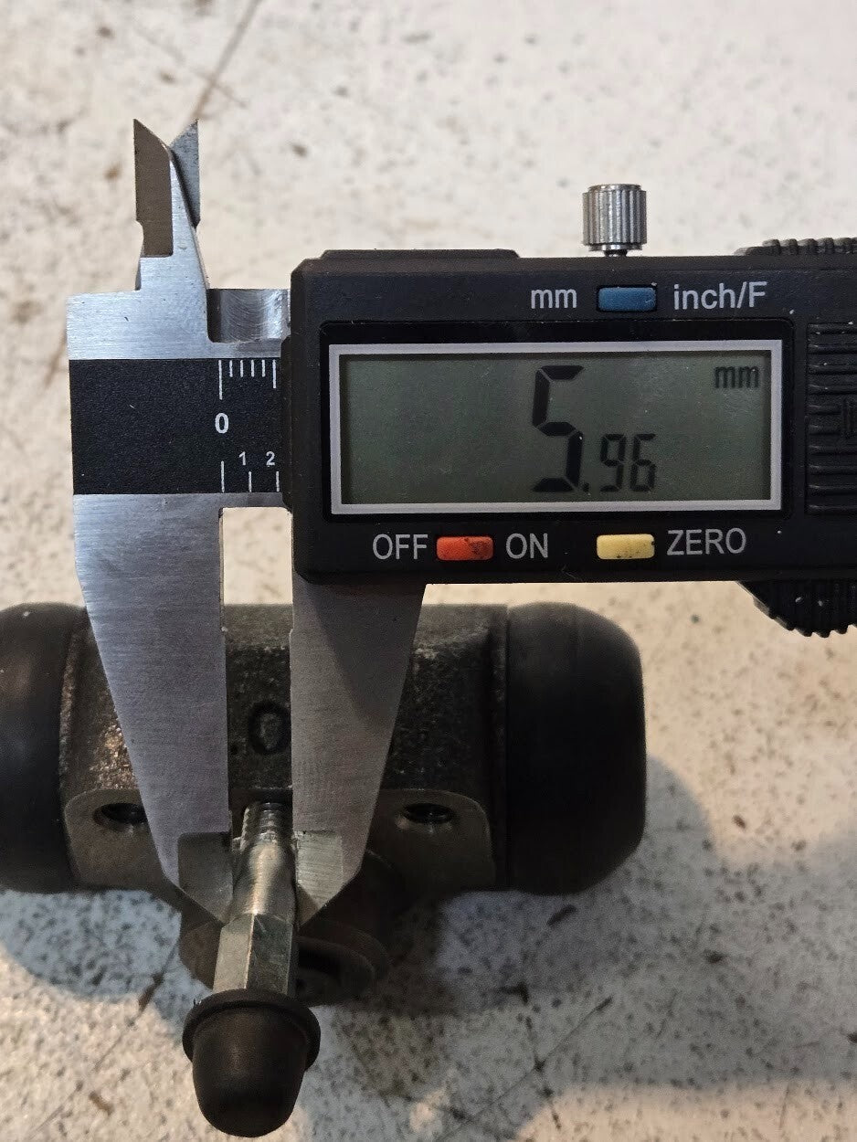 2 Quantity of Knott Brake Cylinders 27 1KN | 12 1KN (2 Quantity)