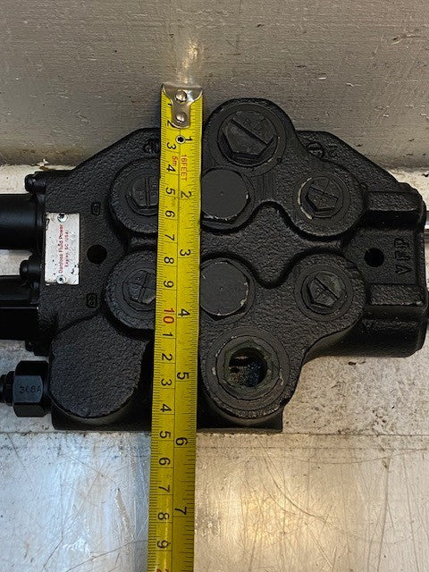 Danfoss Hydraulic Valve Assembly 1622-AX | 388C