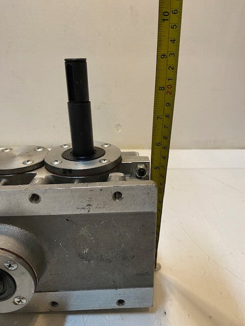 Right Angle Gearbox A080396 | 9" L 6-3/4" W 6-1/2" H 18mm Shaft 15mm Shaft