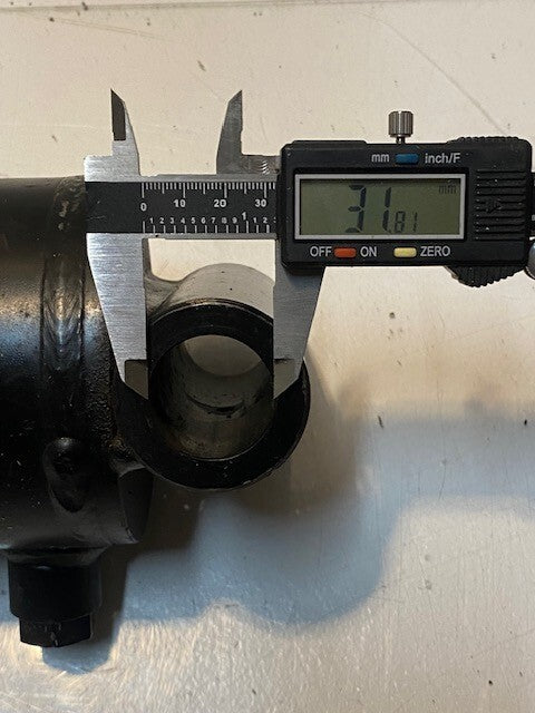 Hydraulic Power Steering Cylinder 14" L 4-1/2" Dia. 32mm Bore