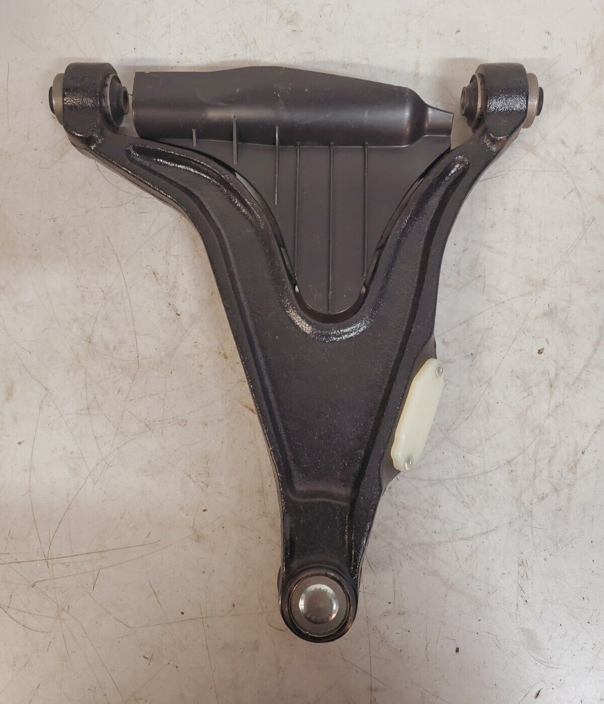 Control Arm Left 61430131 | 21-6351-8563-P1-L | LH | B45 | PPT20