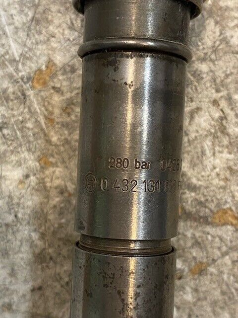 Fuel Injector 0432131613 | 04263302 | 7" Long