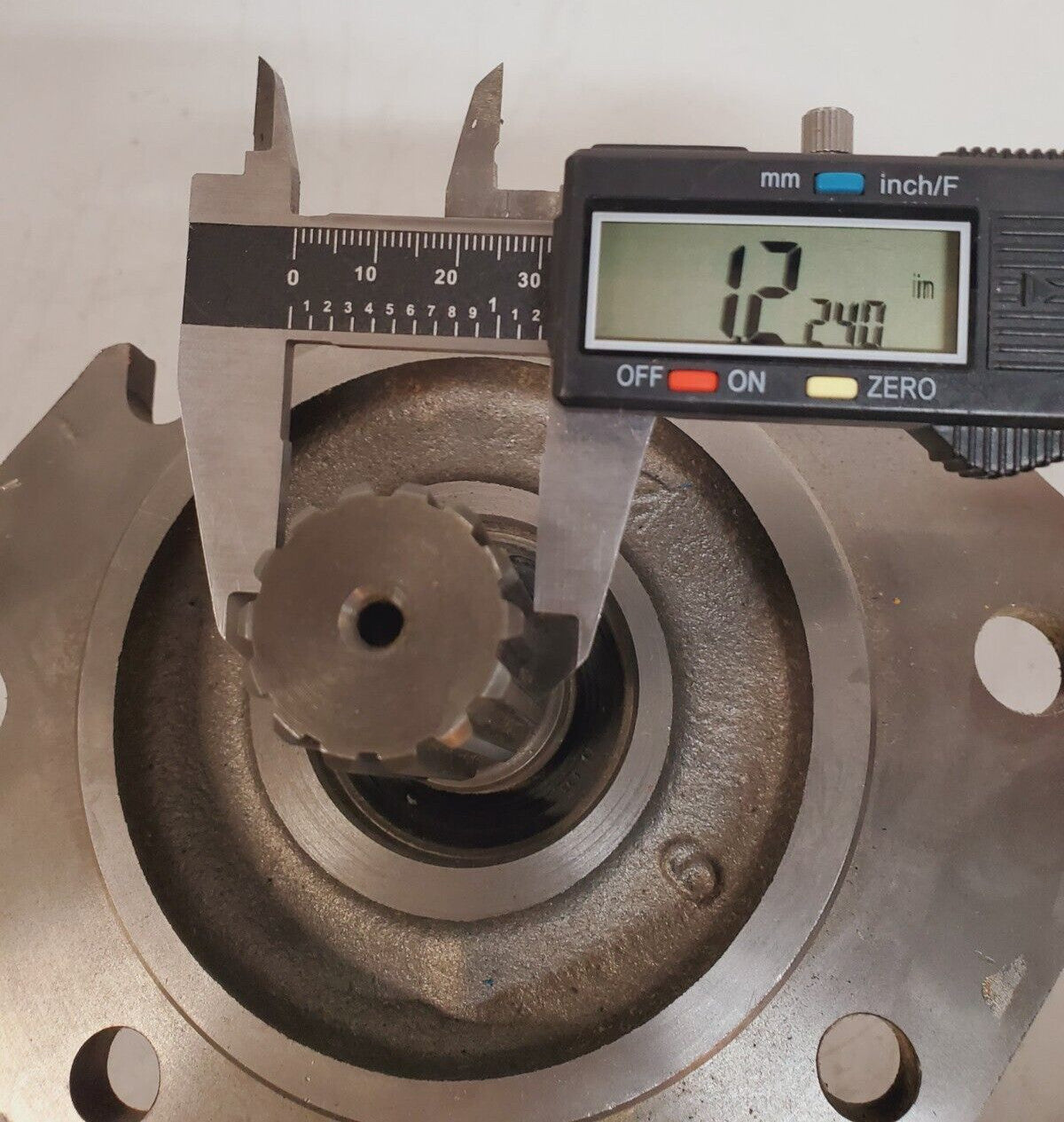 Concentric Rockford Hydraulic Pump 2993115-4912 | F30W-8D21C2-A34A12-S156 DAMAGE