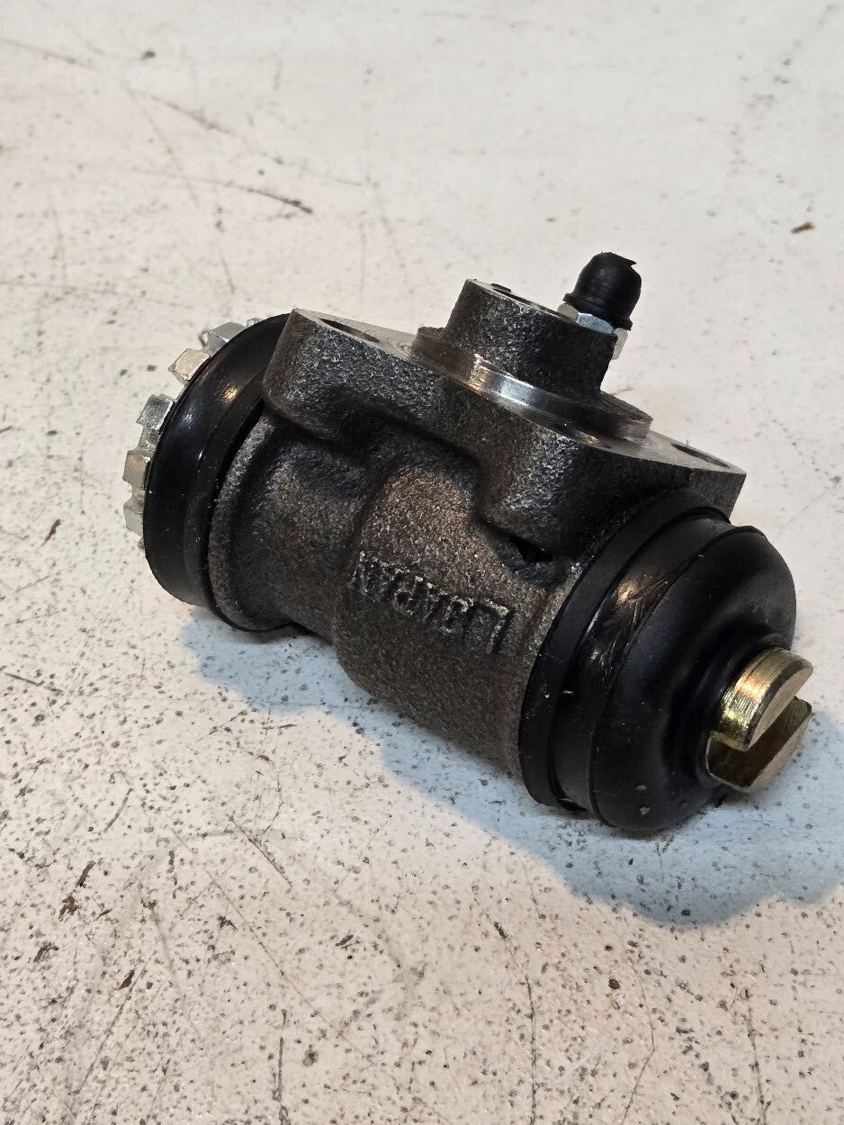 Rear Left Brake Cylinder for Toyota FJ