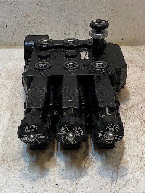 Sauer Danfoss Multi-Spool Hydraulic Directional Control Valve 345D RE191728