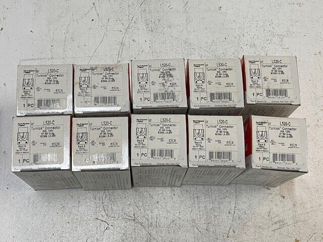 10 Qty of Pass & Seymour L520-C Turnlok Connectors 20A 125V 2P 3W (10 Qty)