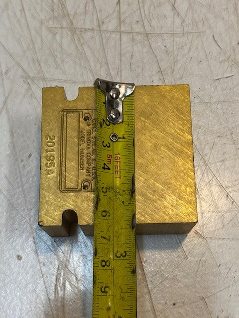 Vickers 20195A Shuttle Valve 2-1/2" x 2-1/2" x 1-1/8"