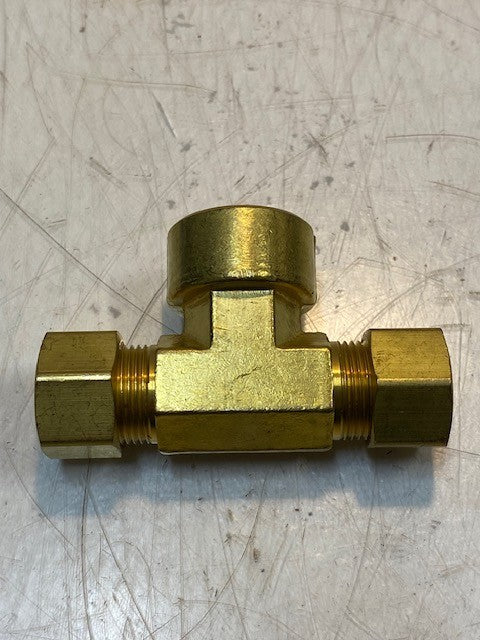 4 Qty of Ecolab Compression Tee Fittings TEE BR 5/8 x 1/8 FNPT BRS PK (4 Qty)