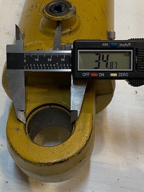 Hydraulic Cylinder, Yellow, 24-1/2" Long 4" OD 35mm Bore