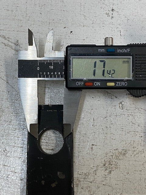 Lever 41200152, 15-1/2" L, 1-1/2" W (See Pics for Measurements)