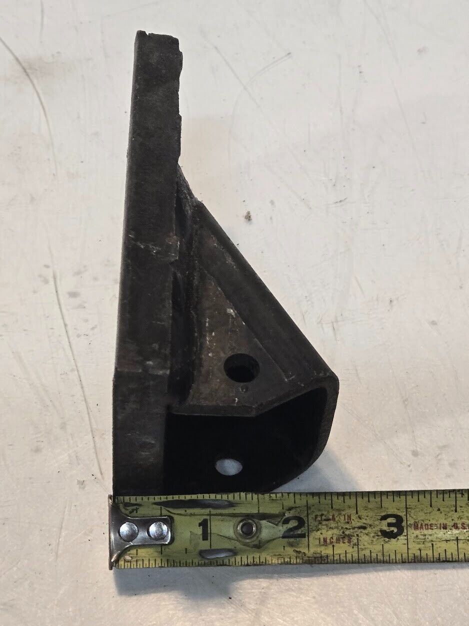 7 Quantity of 3C F Bucket Teeth 4 3/4" x 2 3/4" for 1 1/2" Shank (7 Quantity)