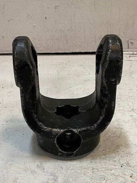 End Yoke 1-3/8" Shaft x 6 Spline Bore 1-1/2" Side Holes