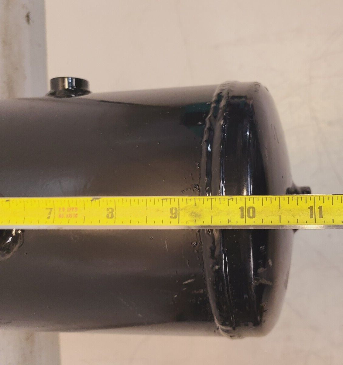 5 Port Air Tank Length 9.5" x Diameter 5.5" - Tank Measurements