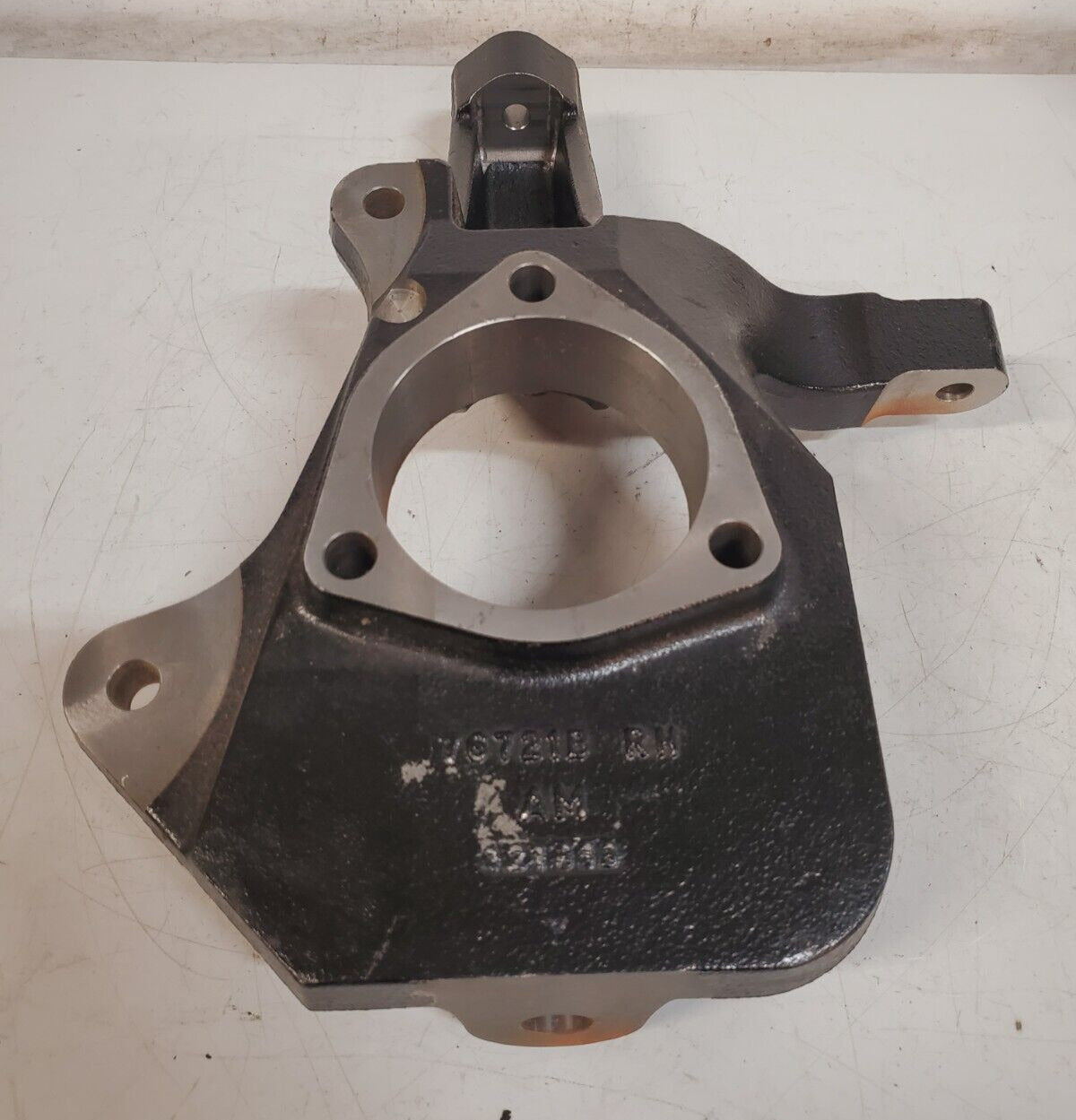 Front Knuckle Right 176721B RH AM | 121813