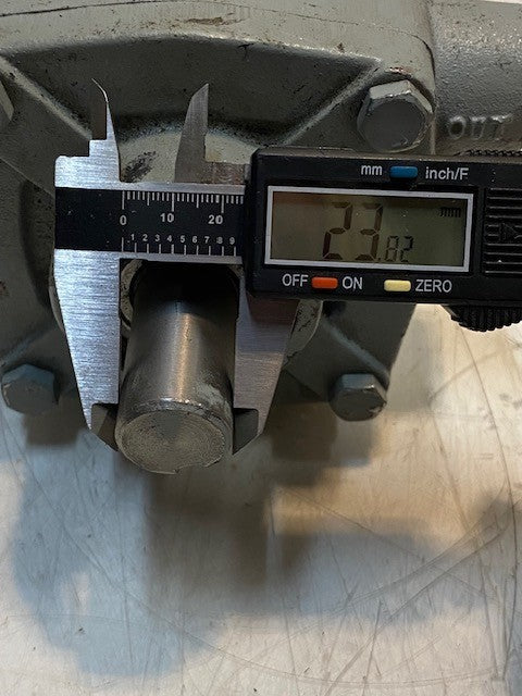 Right-Angle Gear Drive Gearbox 23mm ID 24mm Shaft 6205Z | 0497 | 6-1/2" L 6" W