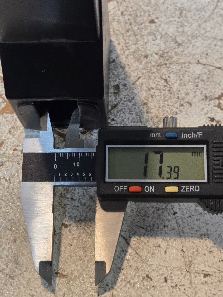 Capri Lighting CP12BK Track Lighting Fitting 10J7 | 92390 | 120605