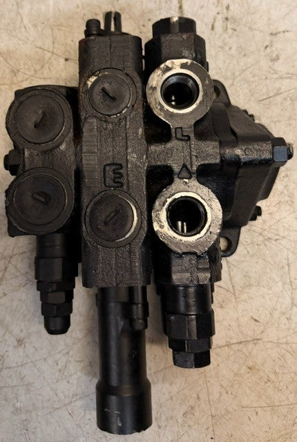 Husco International Multi-Spool Hydraulic Control Valve H02A109600 Industrial