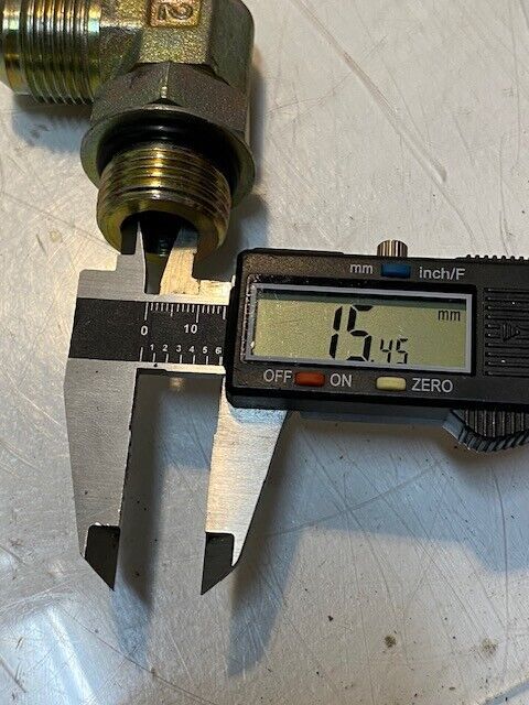 19 Quantity of 90 Degree Elbow Hydraulic Pipe Fittings 12 | 27mm Thread 15mm ID