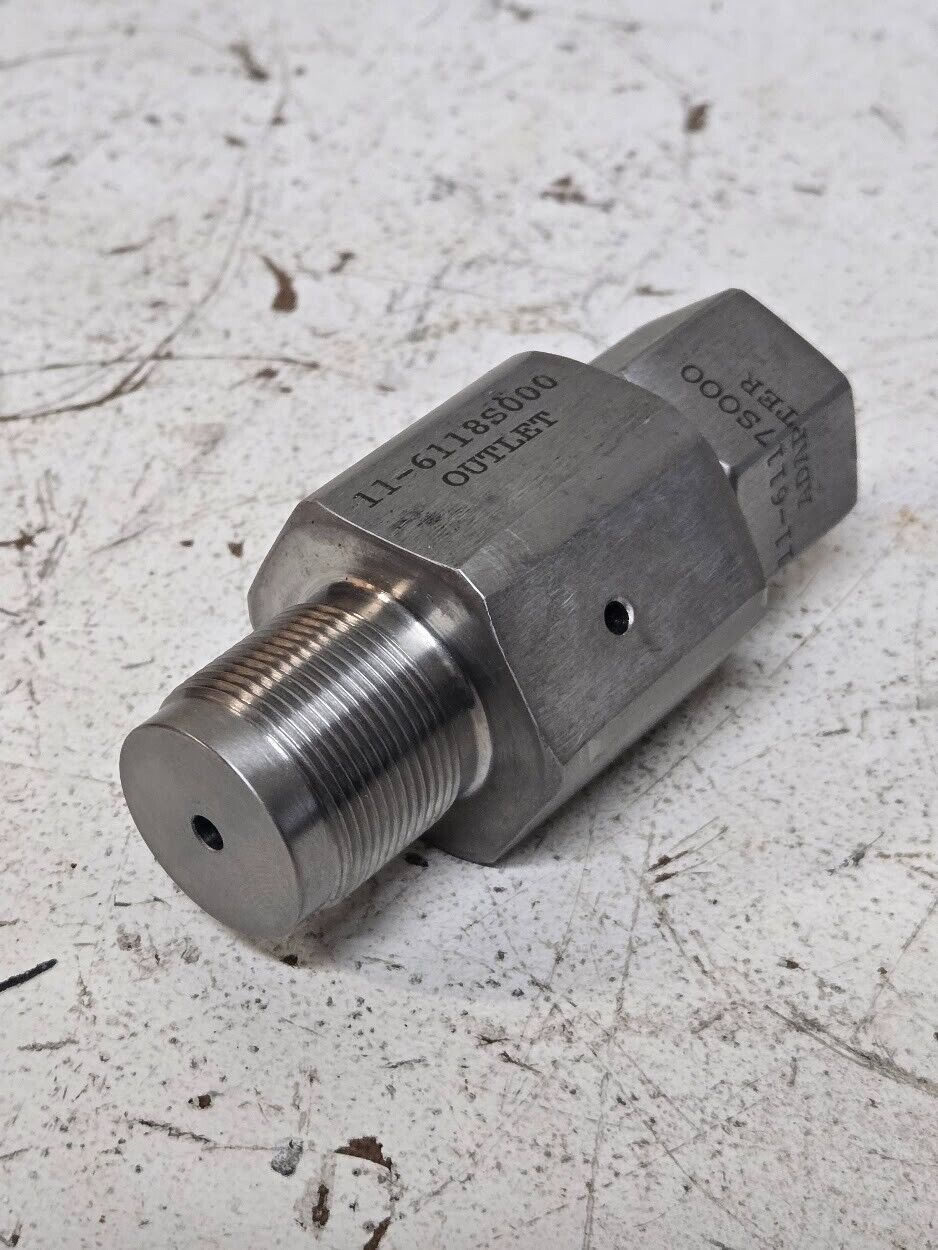 Hydraulic Outlet Check Valve and Adapter 11-6118S000 | 11-6117S000