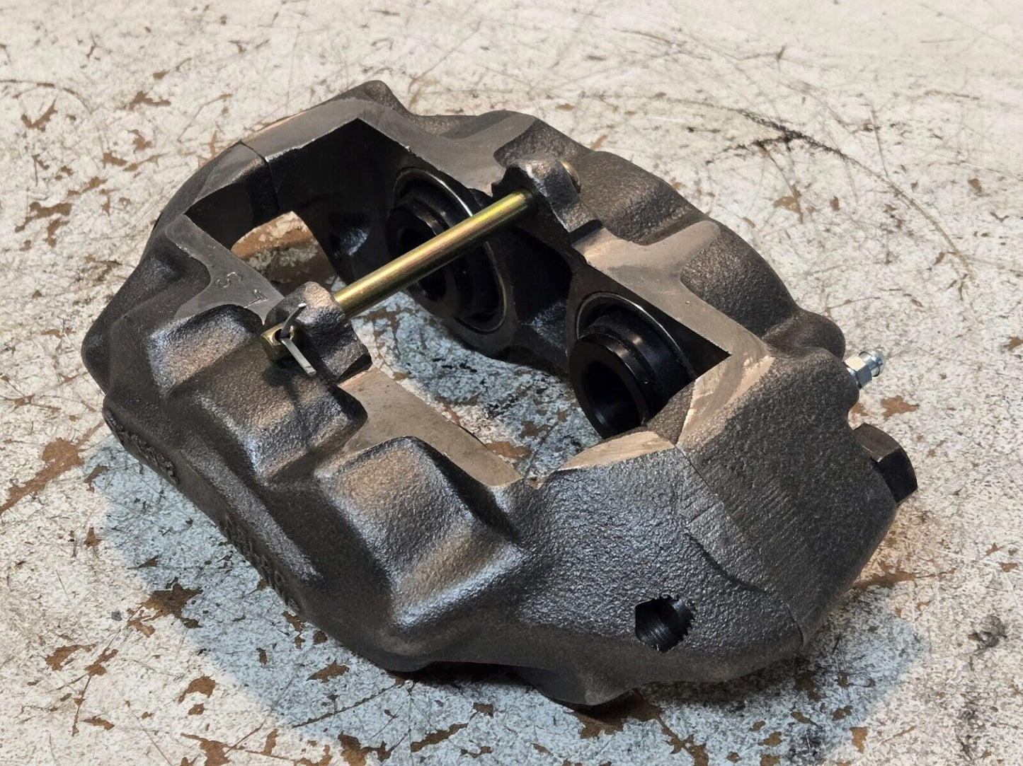 Delco Moraine Brake Caliper 5473795 for 1965-82 Corvette