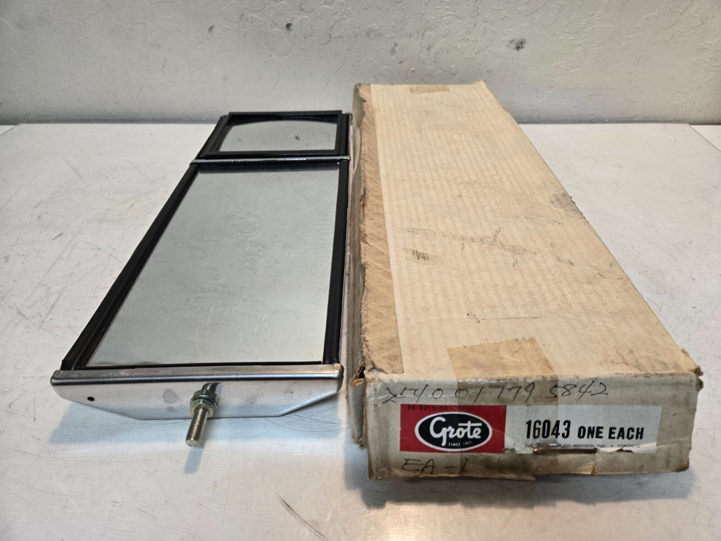 Grote 16043 Split Focus Box Mirror | 6.25"x16.5" | 56-9210-00 | 5" Convex Mirror