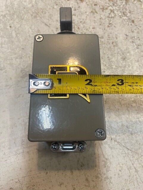 ER Non-Fusible 3-Pole Plug In Jack w/ Box & Cable Grip ERS-53P