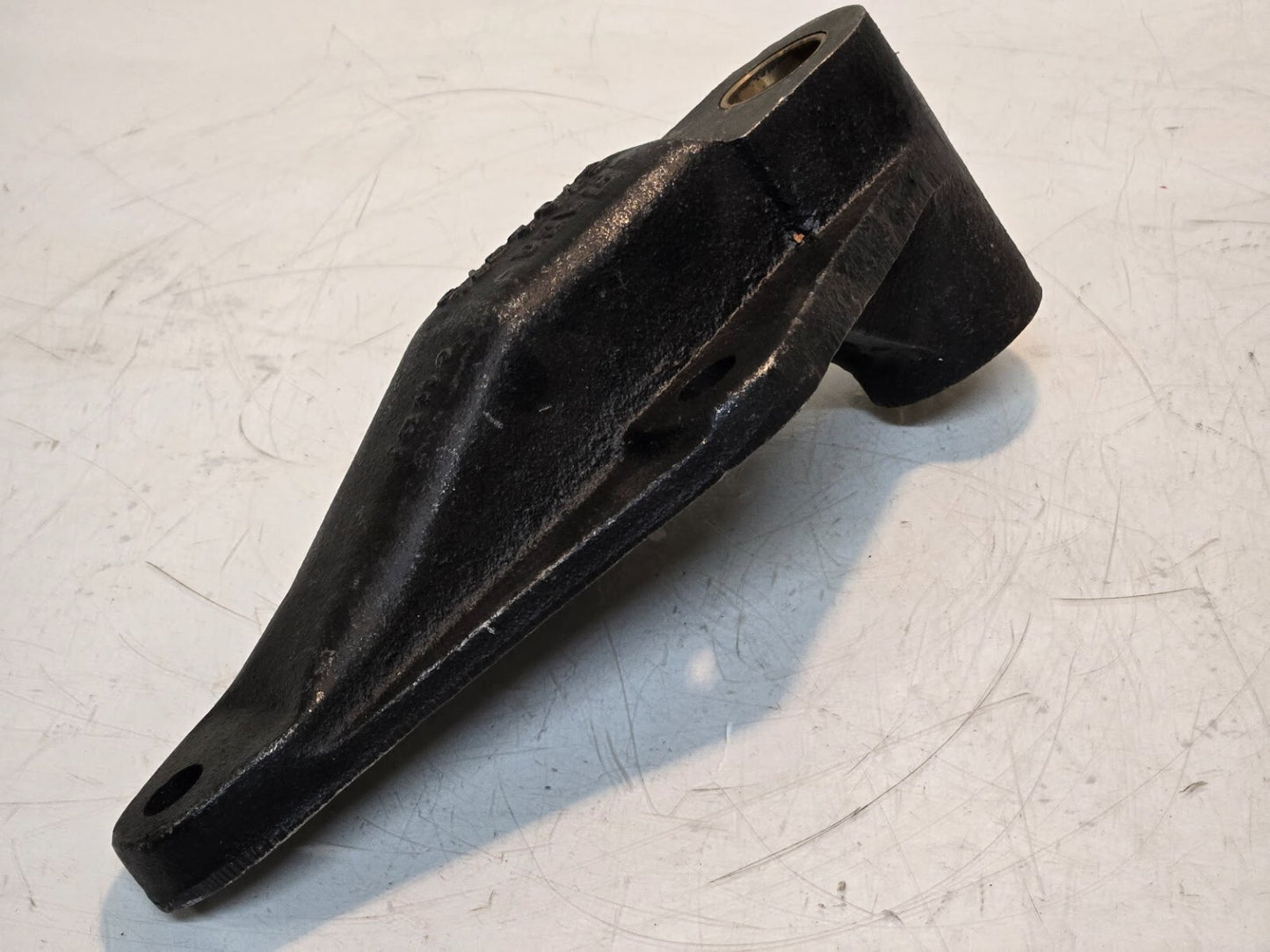 Flagg E732-75 Leaf Spring Hanger for Peterbilt | 12-1/2" x 5-7/8" x 4-1/2"