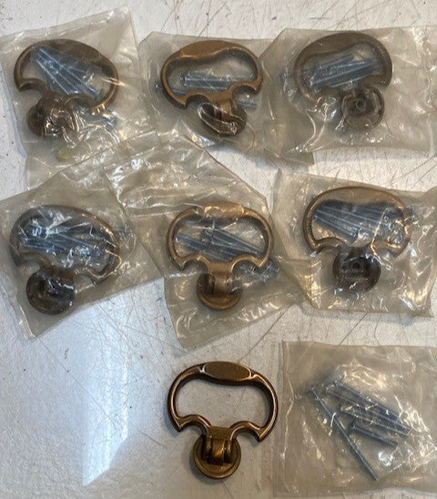 7 Qty of HH 2008 Vintage Brass Drawer Pull Handles 31328-4, 567649024 (7 Qty)