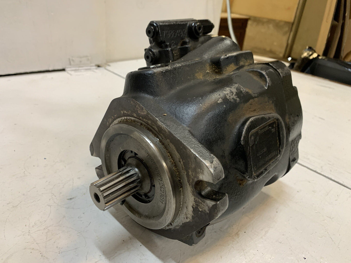 Rexroth 42035388 Hydraulic Pump with 79866493 Relief Valve | 736208272427031