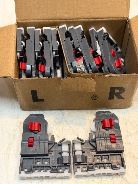 Box of 6 Sets of 2D 4-Way Adjustable Clips for 12.5mm Panels 0684250159961 120