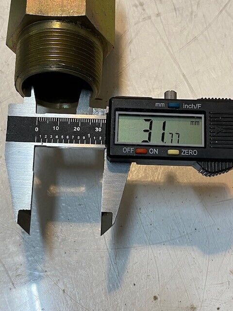 6 Quantity of 90 Degree Female to Male Fittings 3-1/2" L 42mm Thread 32mm ID