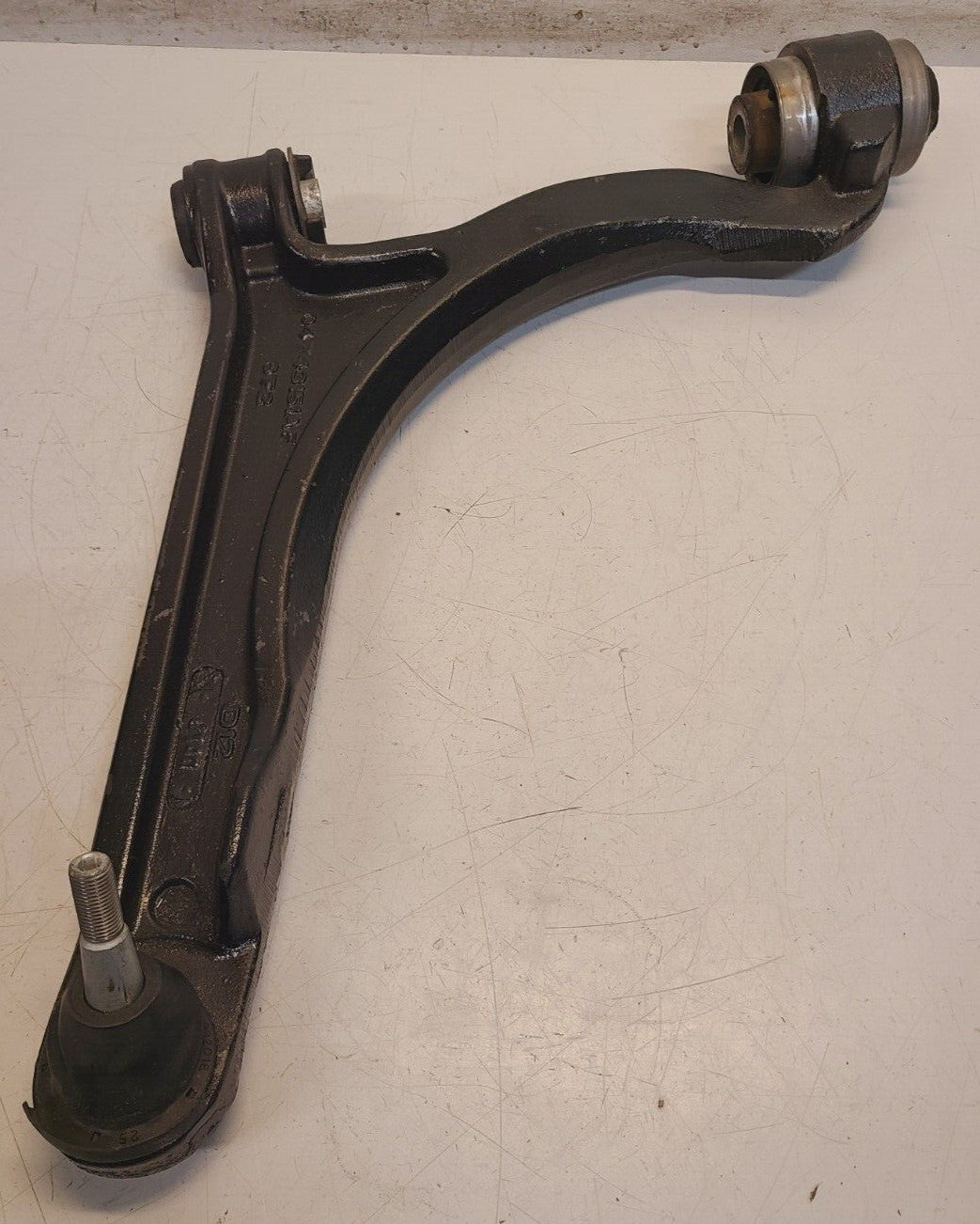 Chrysler Pacifica Front Lower Control Arm 04743151AF | 6T2 | D12 | J140