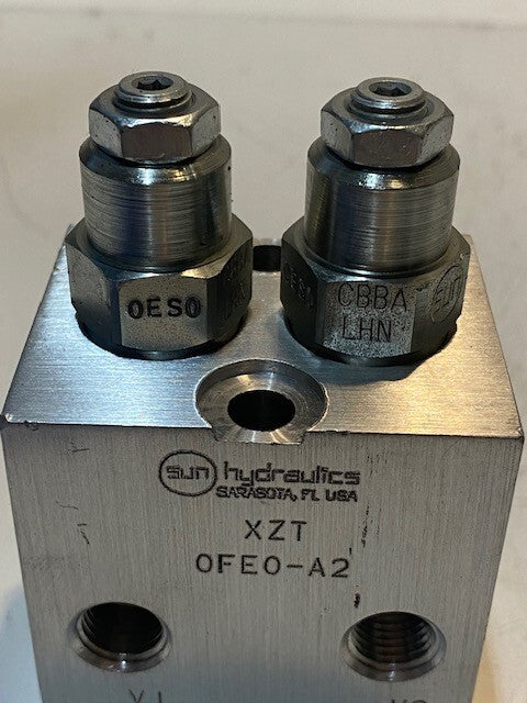 Sun Hydraulics XZT OFE0-A2 Brake Valve Swing Drive Block 1700 Psi 2-7/16" W 4" H