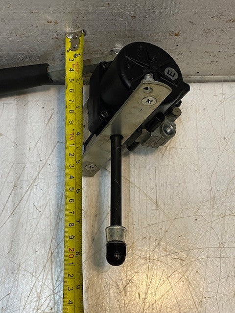 Sprague F-390-L Pneumatic Vacuum Windshield Wiper Motor A10/09006/B11 | GS-3763