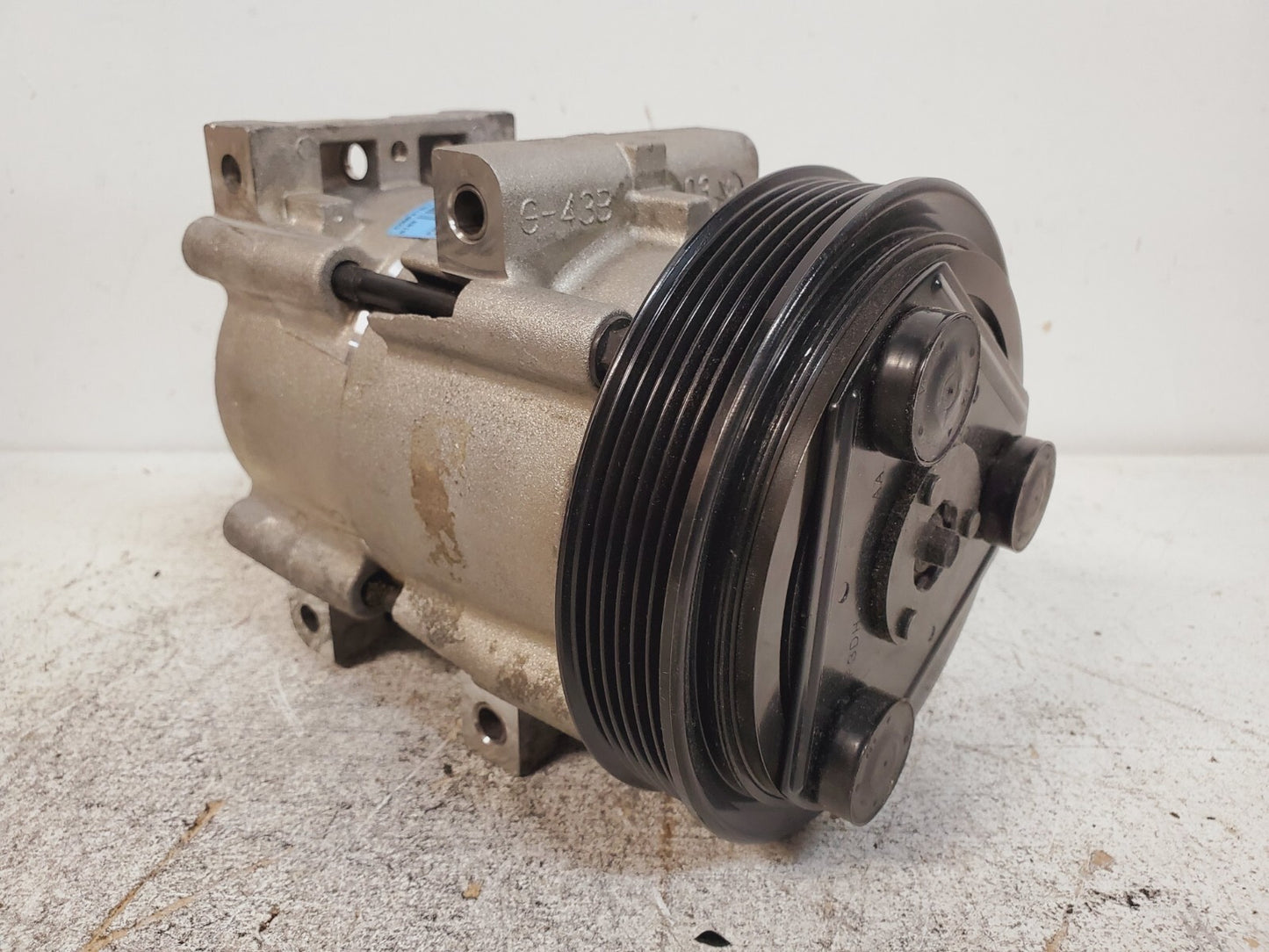 A/C Compressor F8FH-19D629-AAA For R134A & R12 | P3D | 3D23 | FS10 | G43V