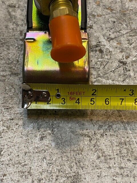 Parker Carrier Solenoid Valve EF11BZ122 | 3/8 SAE Volts 24/60 Watts 6.5