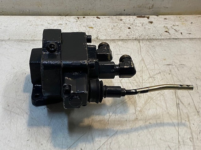 Hydraulic Pressure Valve 9-3/4" L 7-3/4" W 4-1/2" H 10mm Bore