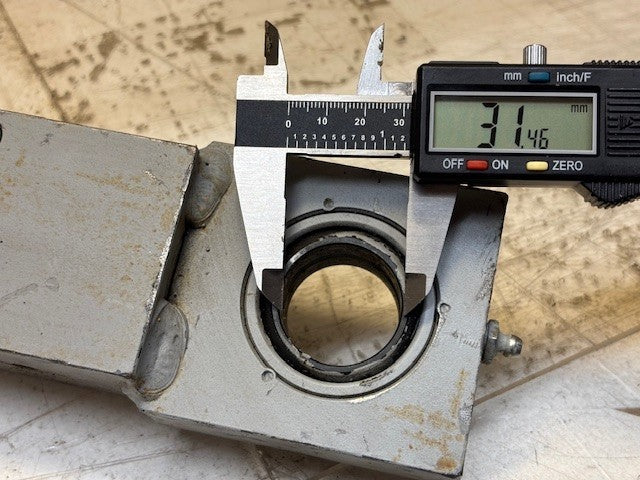 Hydraulic Cylinder 26" Length 1-1/2" Shaft | 9488-05 | 948 24A | WB2313704