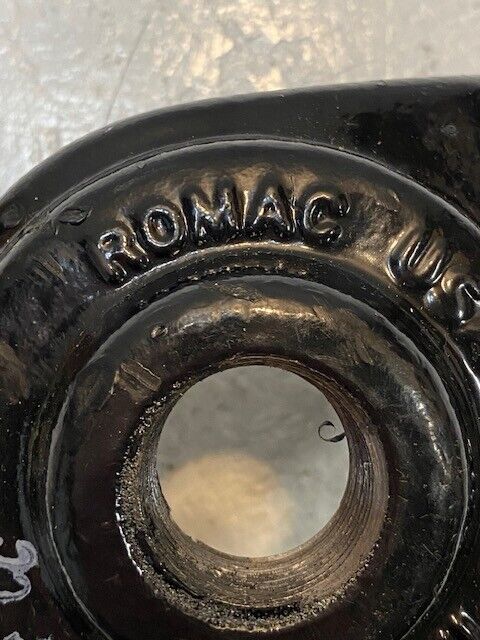 Romac Saddle Clamp 6.63-7.60 | 9-1/2" Long 4" Height 4" Wide 27mm Bore