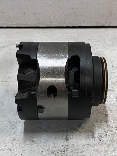 Hydraulic Pump 581680V | 21G2230316 USED/SLIGHT DAMAGED