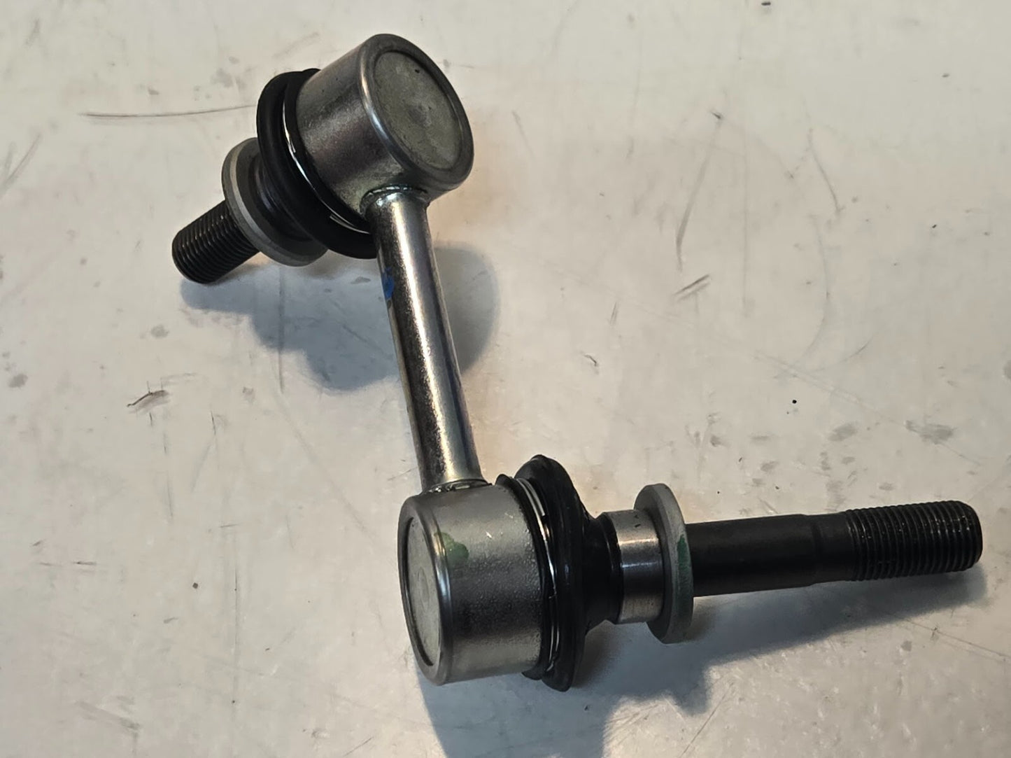 Toyota Genuine Parts Front Stabilizer Link Assembly 48820-30090 | GD09
