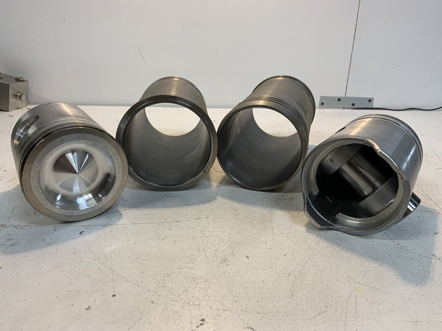 2 Pack of AP308 Pistons and Sleeves SW307 2898 584 (2 Quantity of Each)