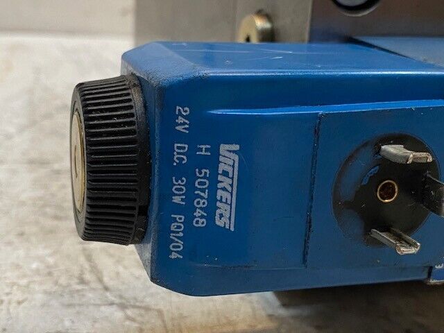 Vickers Solenoid Directional Valve DG4V32AMUH760 | 507848 | 5121