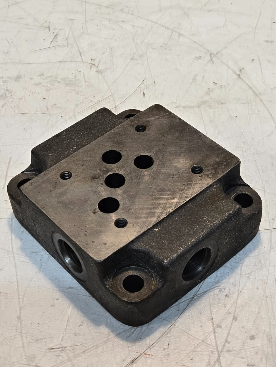 F91 Hydraulic Manifold Subplate 1/2 in FNPT Ports for Bailey Chief D05