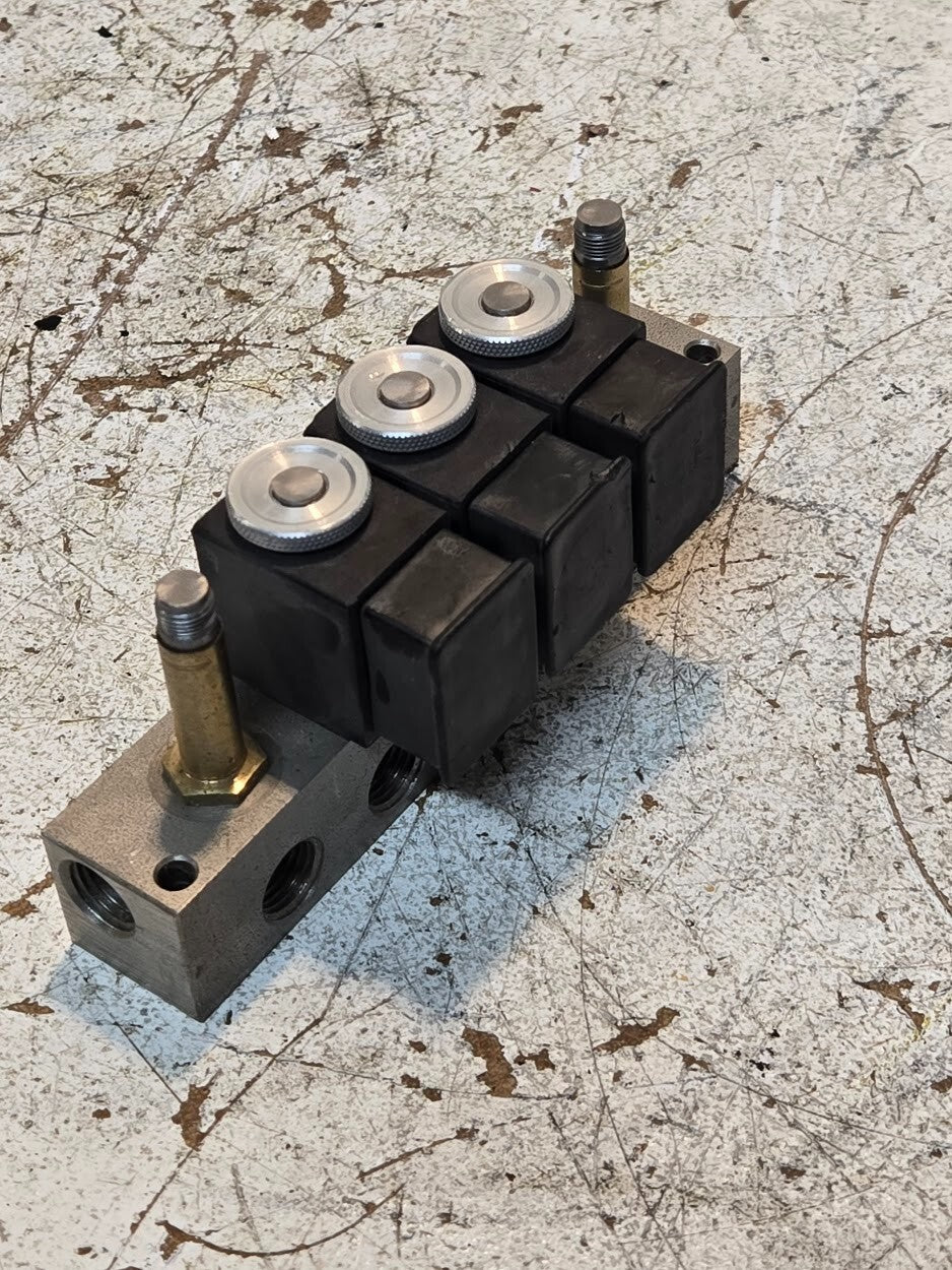CFA Manifold Block and Solenoids 95-211N205-41 | 1/4" Pipe | 203 PSI | 24VAC 5W