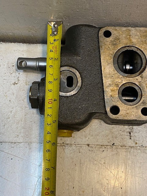 Hydraulic Directional Control Valve 976557