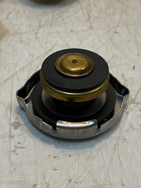 6 Quantity of Radiator Caps 14lbs 8933-000-866 (6 Quantity)